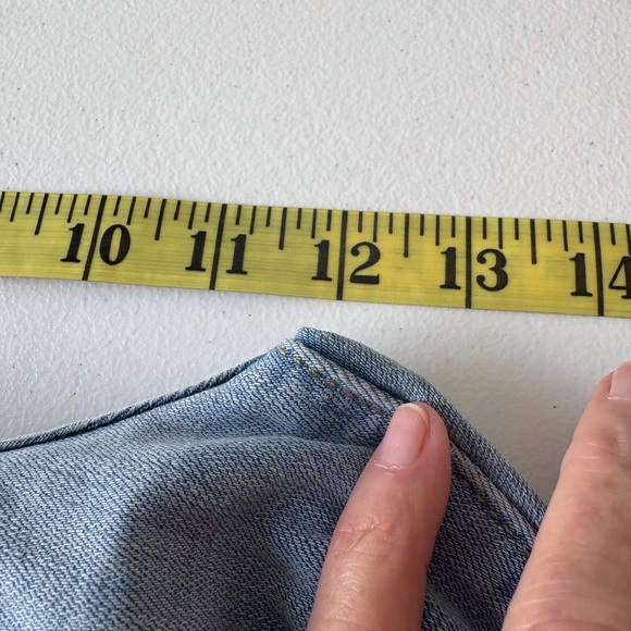 Levi Women Classic Bermuda Denim Shorts Size 22W NWT Beach Vacation Football - Picture 11 of 12